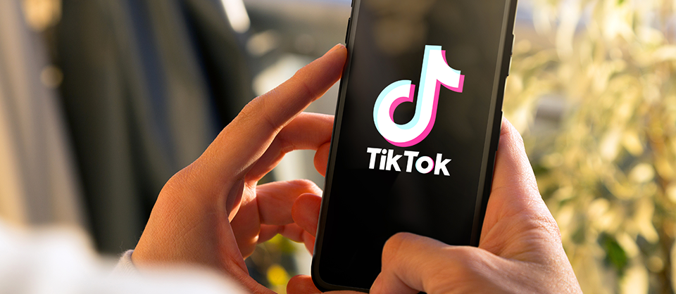 TikTokユーザーの年齢層や特徴は？ビジネスで活用するポイントと注意点を紹介